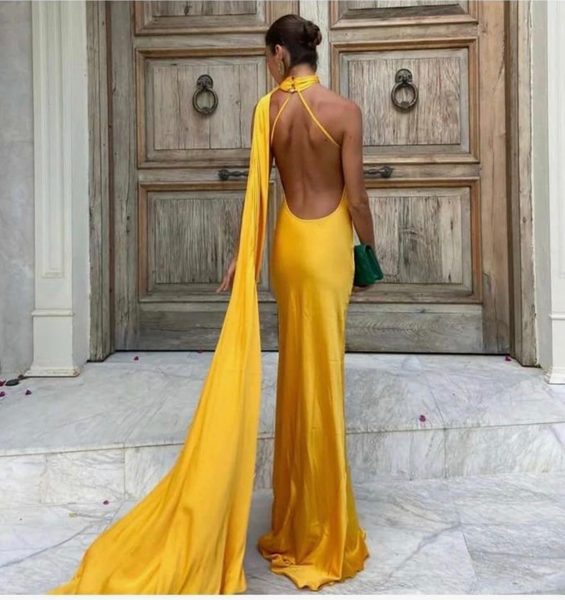 Vestido Largocon Capa Lateral