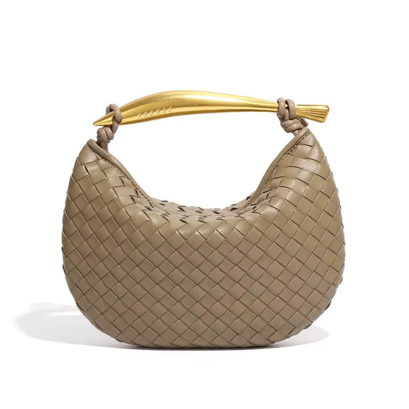Luna Sand: cartera beige taupe trenzada con asa dorada