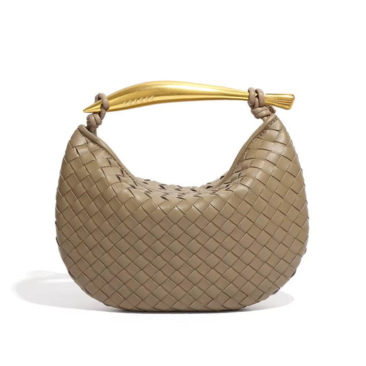 Luna Sand: cartera beige taupe trenzada con asa dorada